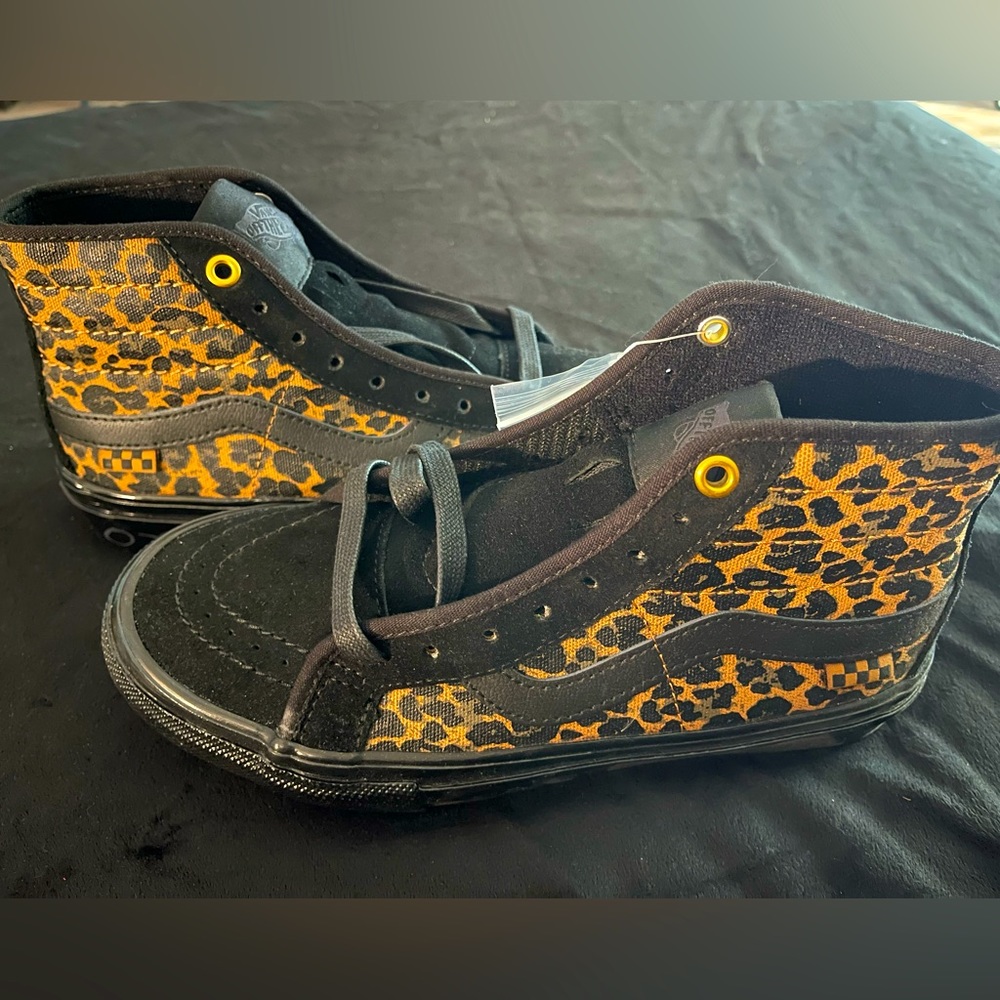Brand new leopard Vans